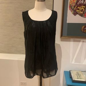 Black appliqué print sleeveless top - pleated neck
